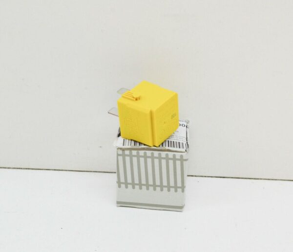 A0009828123 - NEW MB SPRINTER 906 STARTING MOTOR TERMINAL 50 RELAY A0009828123 OEM