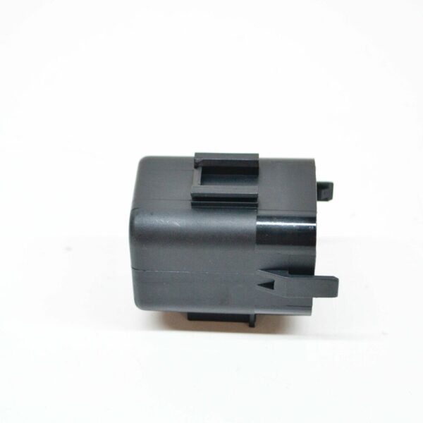 A0015453903 - NEW MB C W204 ADDITIONAL RADIATOR VENT RELAY COVER A0015453903