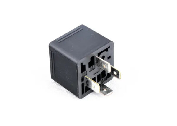 A0025420619 - NEW MERCEDES-BENZ G W463 AIR PUMP RELAY A0025420619 ORIGINAL