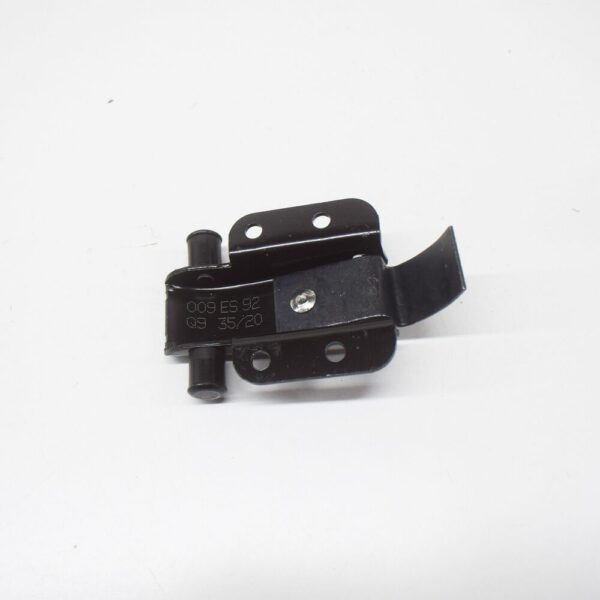 A9067600428 - NEW MERCEDES BENZ SPRINTER 906 REAR DOOR STRAP BRACKET A9067600428 ORIGINAL
