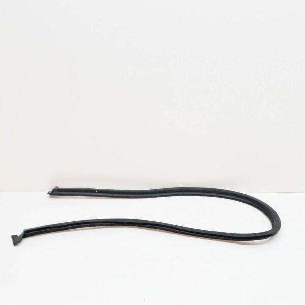 A9077820000 - NEW MB SPRINTER W907 REAR LEFT BACK DOOR SEAL STRIP A9077820000