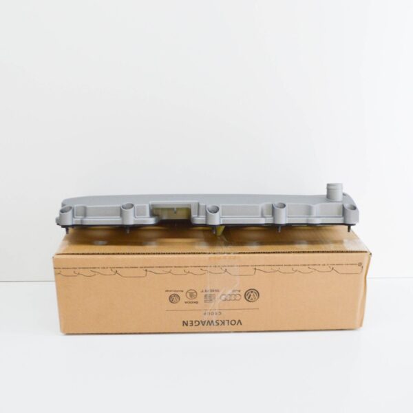 07L103472D - NEW AUDI R8 SPYDER 42 ENGINE RIGHT VALVE COVER 07L103472D ORIGINAL