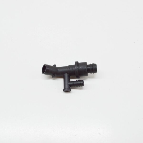 11151718713 - BMW 7 E32 Carter sniff hose connector Cyl 1-6 11151718713 new original