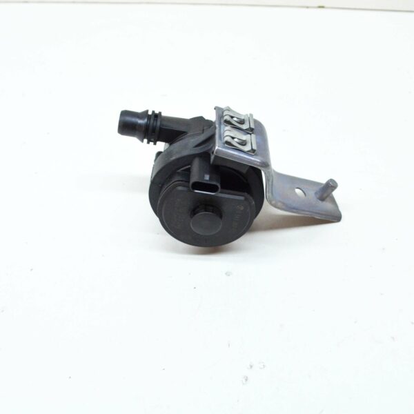 11518643397 - BMW 2 Active Tourer F45 Additional Water Pump 11518643397 ORIGINAL
