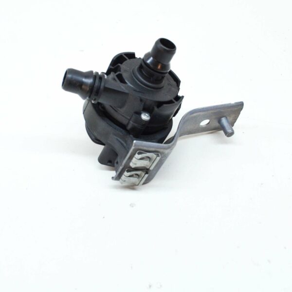 11518643397 - BMW 2 Active Tourer F45 Additional Water Pump 11518643397 ORIGINAL