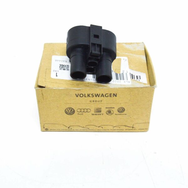 1J0906234A - NEW AUDI A6 C6 4 PIN CONTACT FLAT CONTACT HOUSING 1J0906234A ORIGINAL