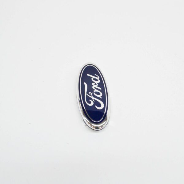 2108761 - FORD FIESTA BE256 MK5 Front Name Plate Emblem 2108761 2S6J-8B262-AA ORIGINAL