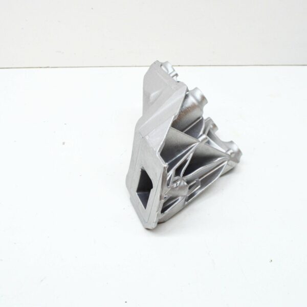 22116871208 - BMW 7 G11 G12 Right Engine Support Bracket 22116871208 ORIGINAL