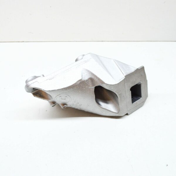 22116871208 - BMW 7 G11 G12 Right Engine Support Bracket 22116871208 ORIGINAL