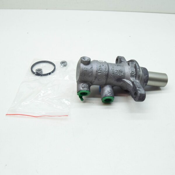 2372573 - FORD GRAND C-MAX MK2 Brake Master Cylinder RHD 2372573 DV61-2140-JC ORIGINAL