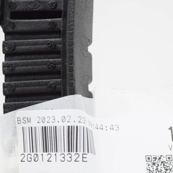 2G0121332E - NEW VOLKSWAGEN POLO AW RADIATOR SEALING STRIP 2G0121332E ORIGINAL