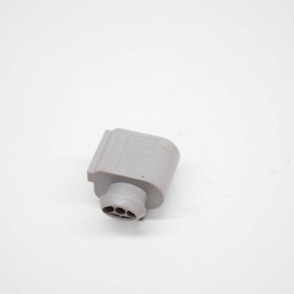 3B0973703G - NEW AUDI A3 8P FUEL PRESSURE SENSOR CONNECTOR HOUSING 3 PIN 3B0973703G