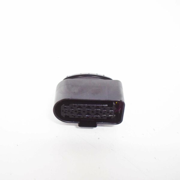 3C0973737 - NEW AUDI A6 C7 PIN CONTACT HOUSING FLAT 3C0973737 ORIGINAL