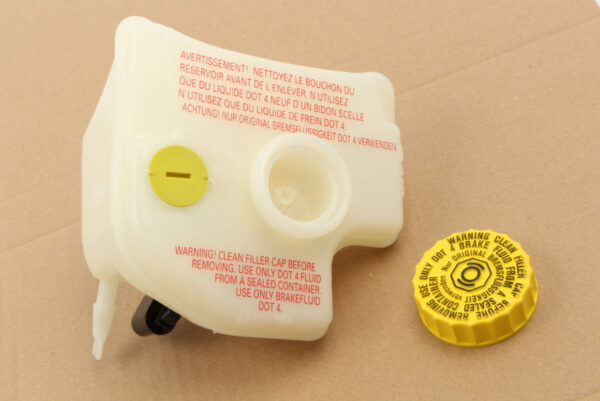 3D0611301B - AUDI R8 Spyder 42 Brake Fluid Reservoir 3D0611301B ORIGINAL