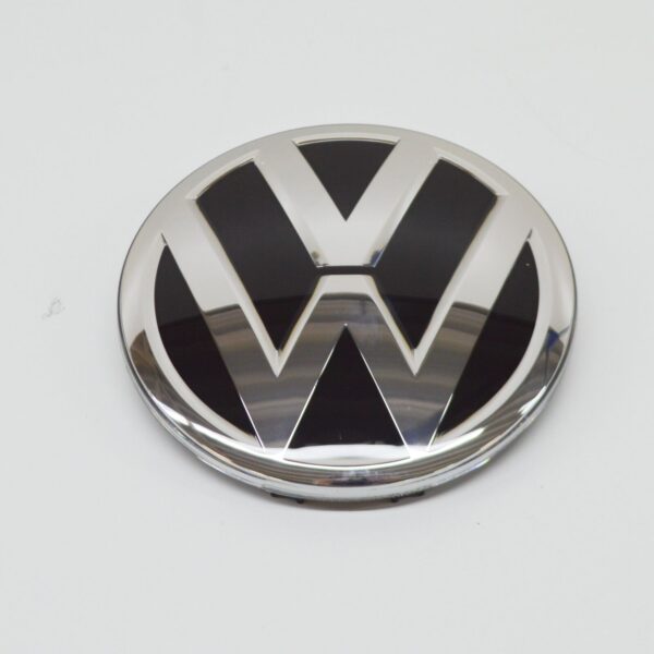 3D0853601FJZA - NEW VOLKSWAGEN PASSAT B7 FRONT RADIATOR GRILLE BADGE 3D0853601FJZA ORIGINAL
