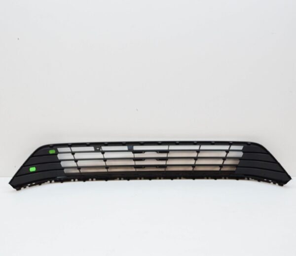 3G0853677B041 - NEW VW PASSAT B8 3G FRONT LOWER VENT GRILLE 3G0853677B 041 3G0853677B041