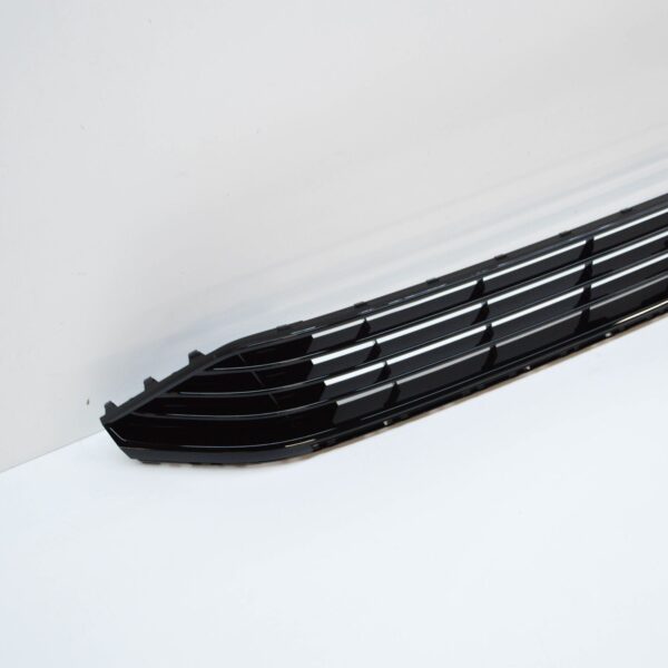 3G0853677B041 - NEW VW PASSAT B8 3G FRONT LOWER VENT GRILLE 3G0853677B 041 3G0853677B041