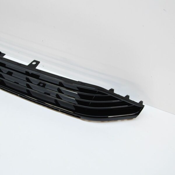 3G0853677B041 - NEW VW PASSAT B8 3G FRONT LOWER VENT GRILLE 3G0853677B 041 3G0853677B041