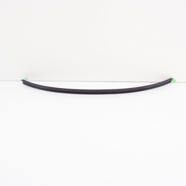 3G8827669A - NEW VW ARTEON 3H7 TAILGATE BOOT LID UPPER SEAL 3G8827669A