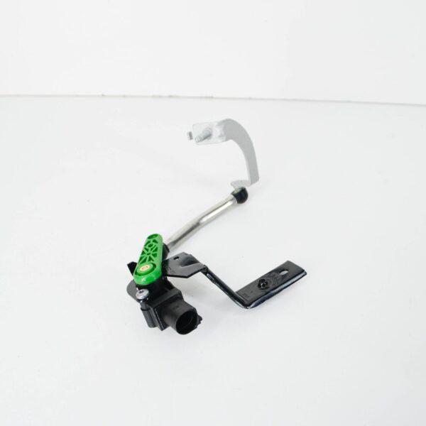 3Q0412521A - NEW VOLKSWAGEN PASSAT 3G FRONT LEFT HEIGH LEVEL SENSOR W POLE 3Q0412521A