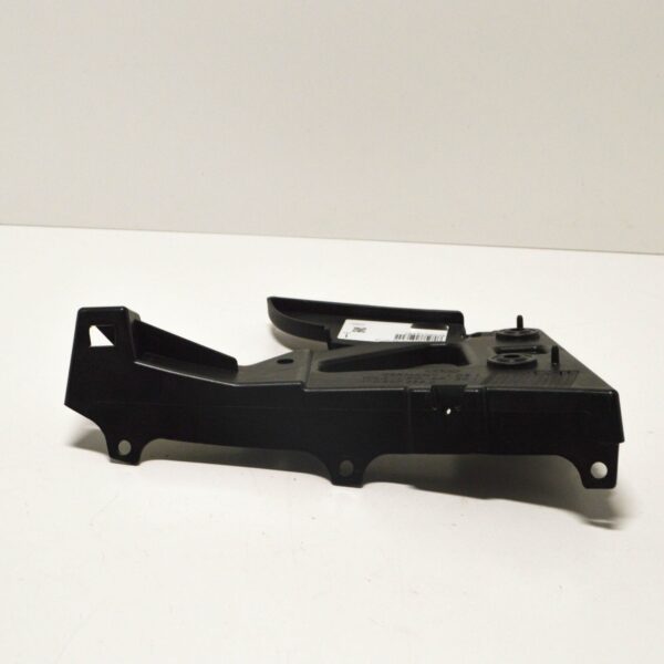 4F0807228C - NEW AUDI A6 C6 FRONT BUMPER RIGHT BRACKET 4F0807228C 2008