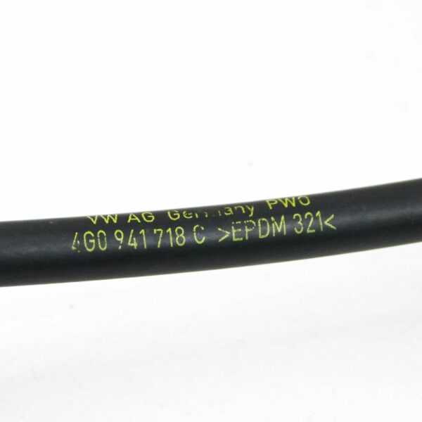 4G0941718C - NEW AUDI A6 ALLROAD C7 FRONT RIGHT HEADLIGHT DRAIN HOSE PIPE 4G0941718C ORIGINAL