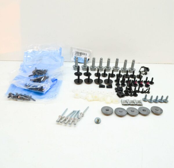 4K0098623 - NEW AUDI A6 C8 FRONT BUMPER COVER HARDWARE FIXING PARTS KIT 4K0098623