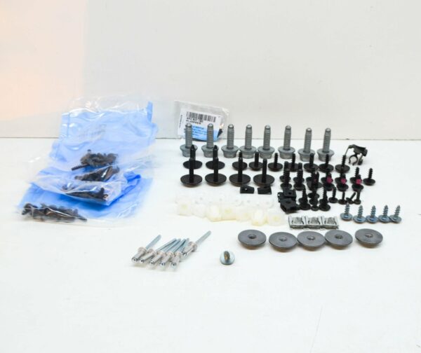 4K0098623 - NEW AUDI A6 C8 FRONT BUMPER COVER HARDWARE FIXING PARTS KIT 4K0098623