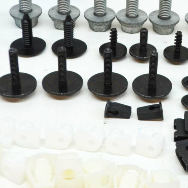 4K0098623 - NEW AUDI A6 C8 FRONT BUMPER COVER HARDWARE FIXING PARTS KIT 4K0098623