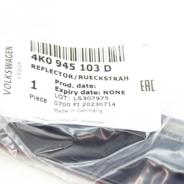 4K0945103D - NEW AUDI A6 C8 REAR LEFT INNER BUMPER REFLECTOR 4K0945103D ORIGINAL