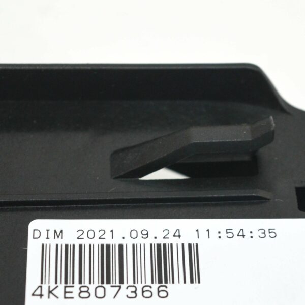 4KE807366 - NEW AUDI E-TRON FRONT BUMPER GRILLE END PLATE CAP 4KE807366