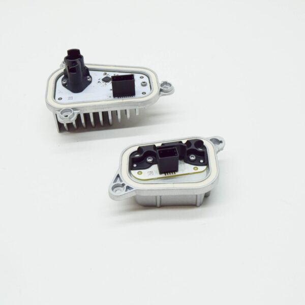 4KE998474A - NEW AUDI E-TRON S FRONT LED LIGHT CONTROL UNIT W HEAT SINK RIGHT 4KE998474A
