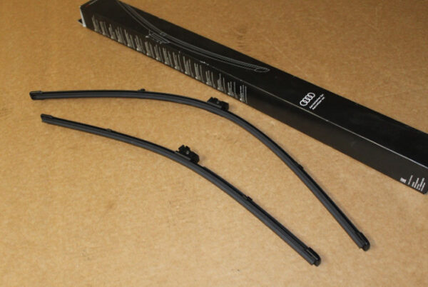 4M8998002C - AUDI Q8 4MN Front Aerodynamic Wiper Blades Set RHD 4M8998002C ORIGINAL