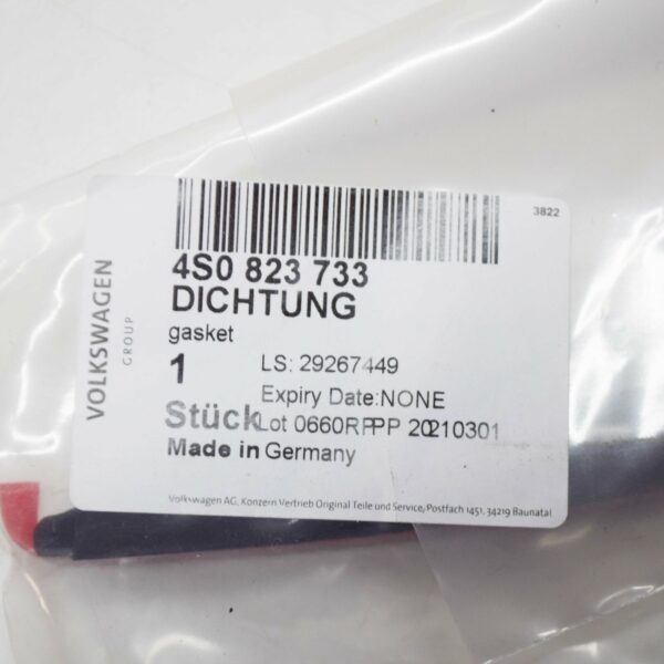 4S0823733 - NEW AUDI R8 4S ENGINE BAY RUBBER SEAL 4S0823733 2017