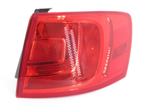 5C6945096D - NEW VW JETTA A6 REAR RIGHT OUTER TAILLIGHT 5C6945096D