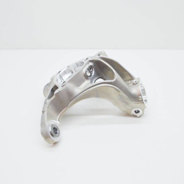 5Q0407253A - NEW AUDI A3 8V FRONT LEFT WHEEL BEARING HOUSING 5Q0407253A ORIGINAL