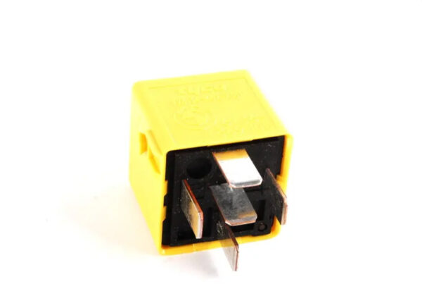 61361389105 - NEW BMW X3 E83 RELAY 61361389105 1389105 ORIGINAL
