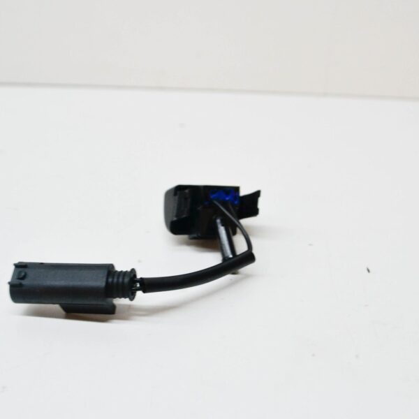 61668374366 - BMW 3 E46 Heated Right Spray Nozzle 61668374366 ORIGINAL