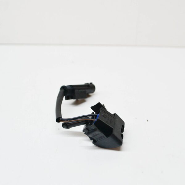 61668374366 - BMW 3 E46 Heated Right Spray Nozzle 61668374366 ORIGINAL