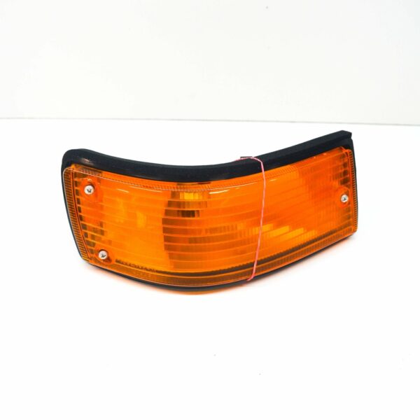 63131373297 - NEW BMW 5 E28 FRONT LEFT TURN CORNER LIGHT INDICATOR 1373297 63131373297