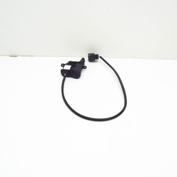 81560G7001 - HYUNDAI KONA Electric MK1 Fuel Filler Door Push Opener 81560G7001 ORIGINAL