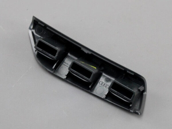 83A867586 - AUDI Q3 F3 Front Right Pull Handle Trim 83A867586 6PS 83A8675866PS ORIGINAL