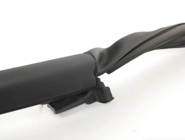 8E0837912M - AUDI A4 B7 Front Right Outer Door Seal Rubber 8E0837912M ORIGINAL