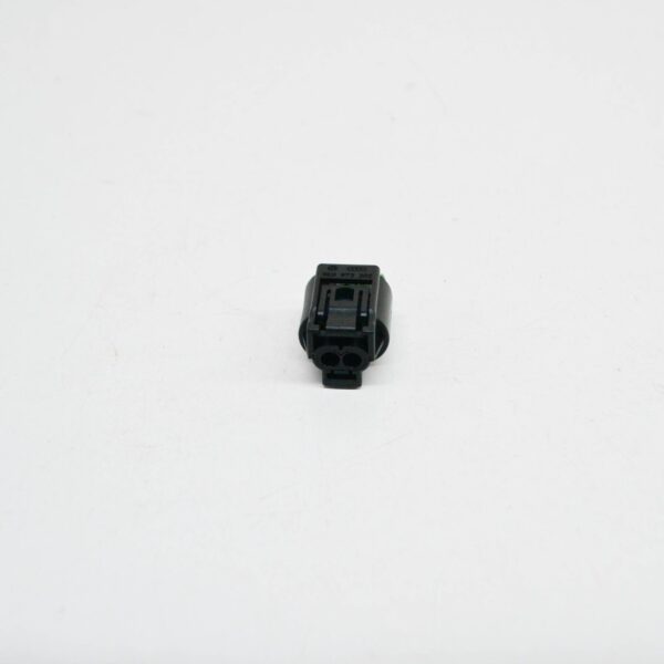 8E0973202 - NEW AUDI A1 MK1 FLAT CONTACT HOUSING 2 PIN BLACK 8E0973202 ORIGINAL