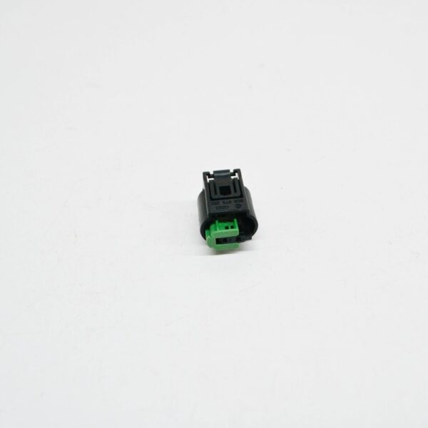 8E0973202 - NEW AUDI A1 MK1 FLAT CONTACT HOUSING 2 PIN BLACK 8E0973202 ORIGINAL