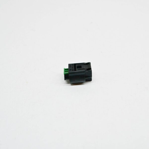8E0973202 - NEW AUDI A1 MK1 FLAT CONTACT HOUSING 2 PIN BLACK 8E0973202 ORIGINAL