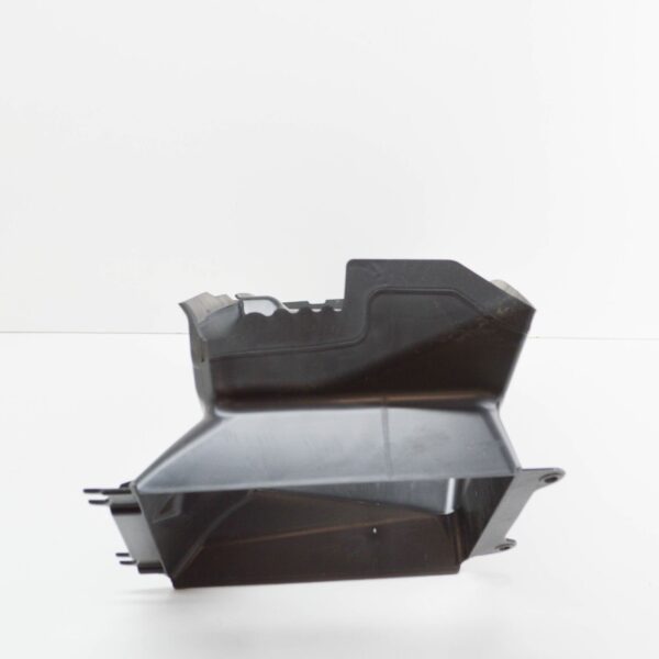 8J0121673 - NEW AUDI TTRS 8J RIGHT OUTER AIR DUCT 8J0121673 ORIGINAL