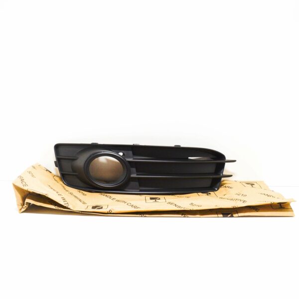 8P0807681MZDE - NEW AUDI A3 8P FRONT LEFT FOG LIGHT GRILLE 8P0807681MZDE 8P0807681M ZDE