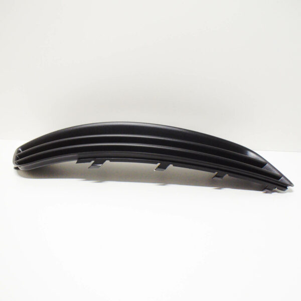 8P0807682D9B9 - NEW AUDI A3 S3 8P FRONT RIGHT FOG LIGHT GRILLE 8P0807682D9B9