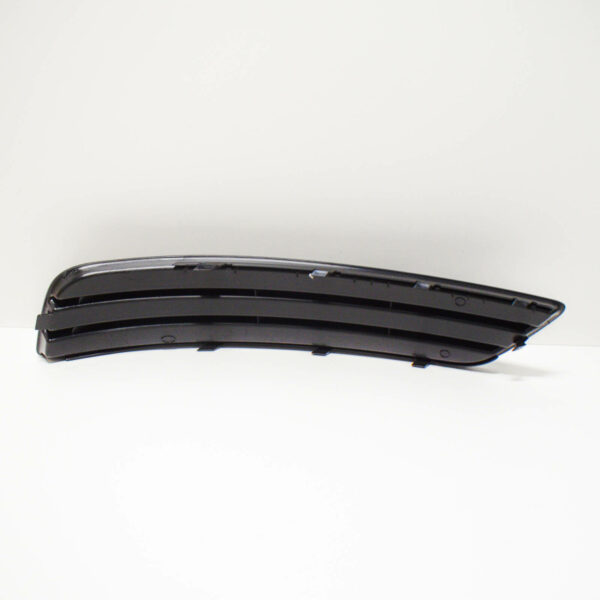 8P0807682D9B9 - NEW AUDI A3 S3 8P FRONT RIGHT FOG LIGHT GRILLE 8P0807682D9B9